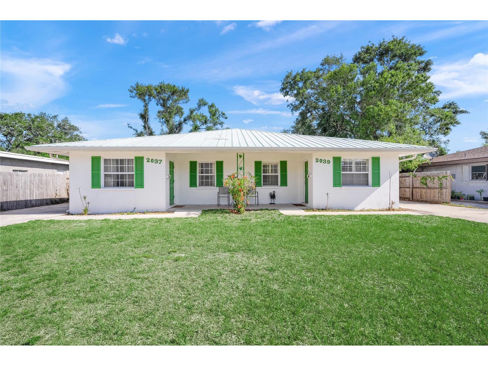 2037 and 2039 Jo An Drive Sarasota FL 34231 A4692288 image1