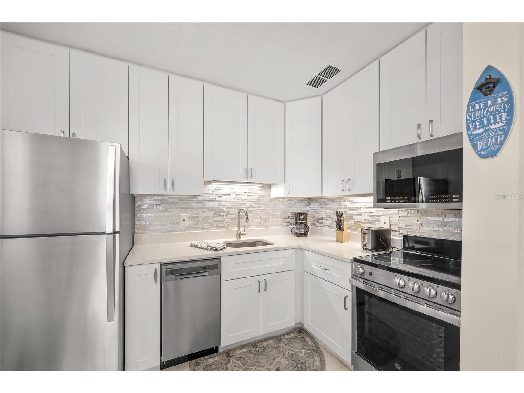 2037 and 2039 Jo An Drive Sarasota FL 34231 A4692288 image12