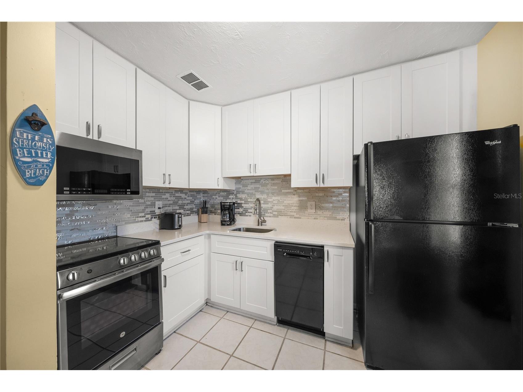 2037 and 2039 Jo An Drive Sarasota FL 34231 A4692288 image13