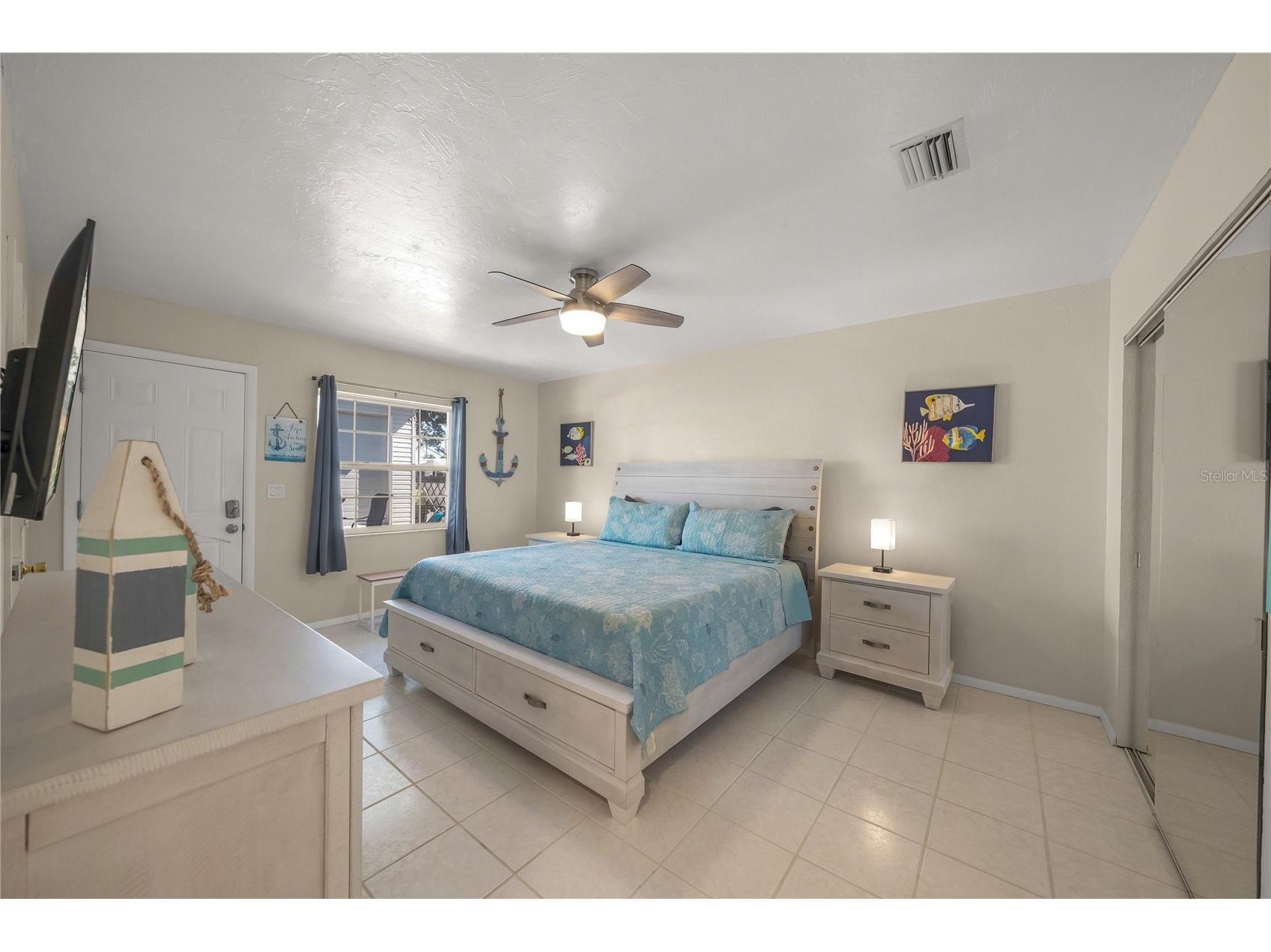 2037 and 2039 Jo An Drive Sarasota FL 34231 A4692288 image15