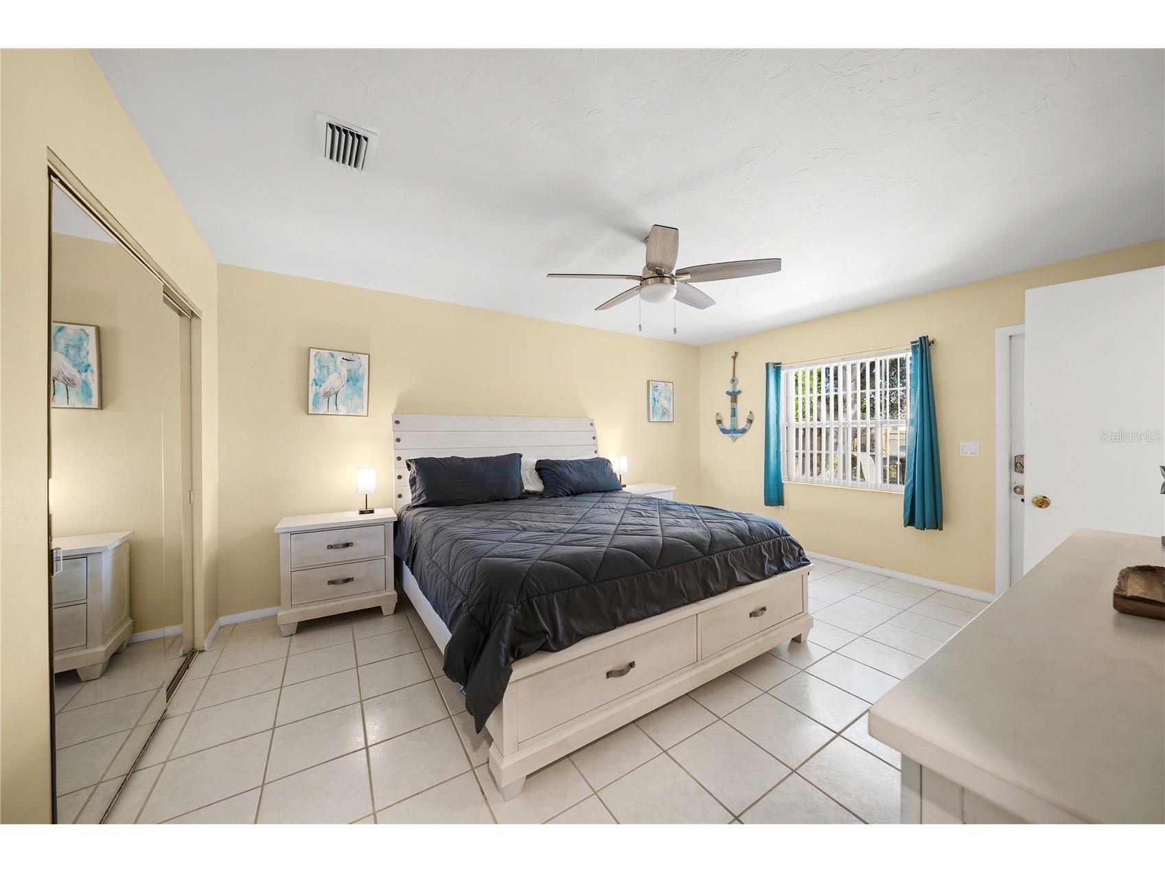 2037 and 2039 Jo An Drive Sarasota FL 34231 A4692288 image20