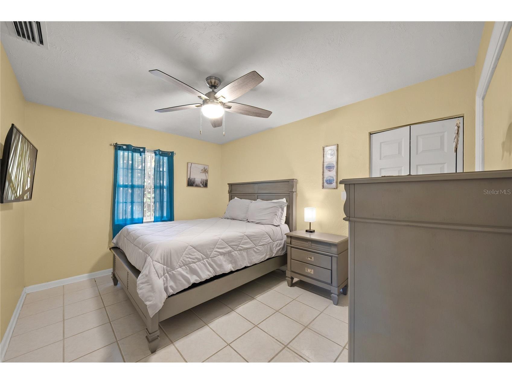 2037 and 2039 Jo An Drive Sarasota FL 34231 A4692288 image27