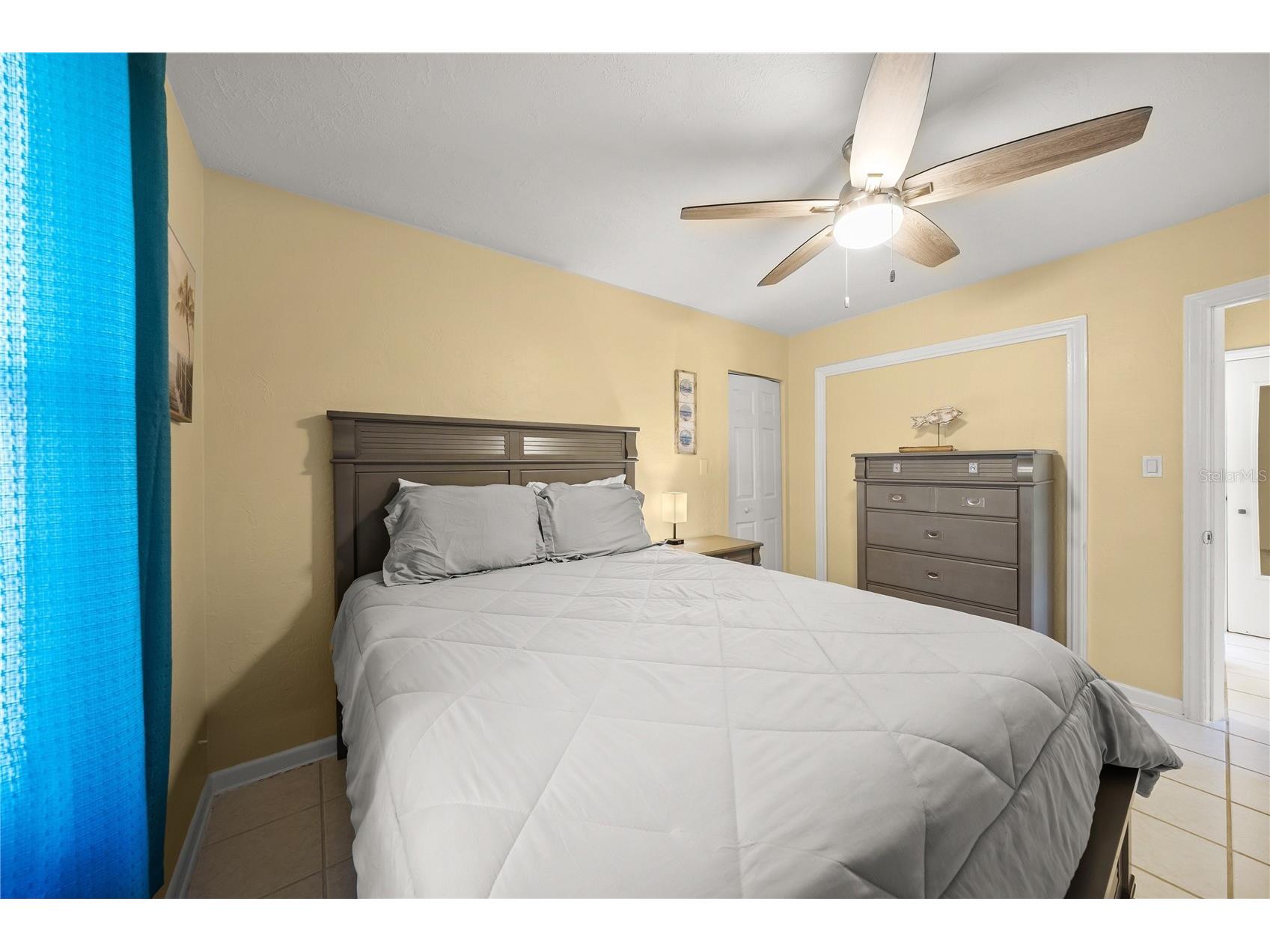 2037 and 2039 Jo An Drive Sarasota FL 34231 A4692288 image29