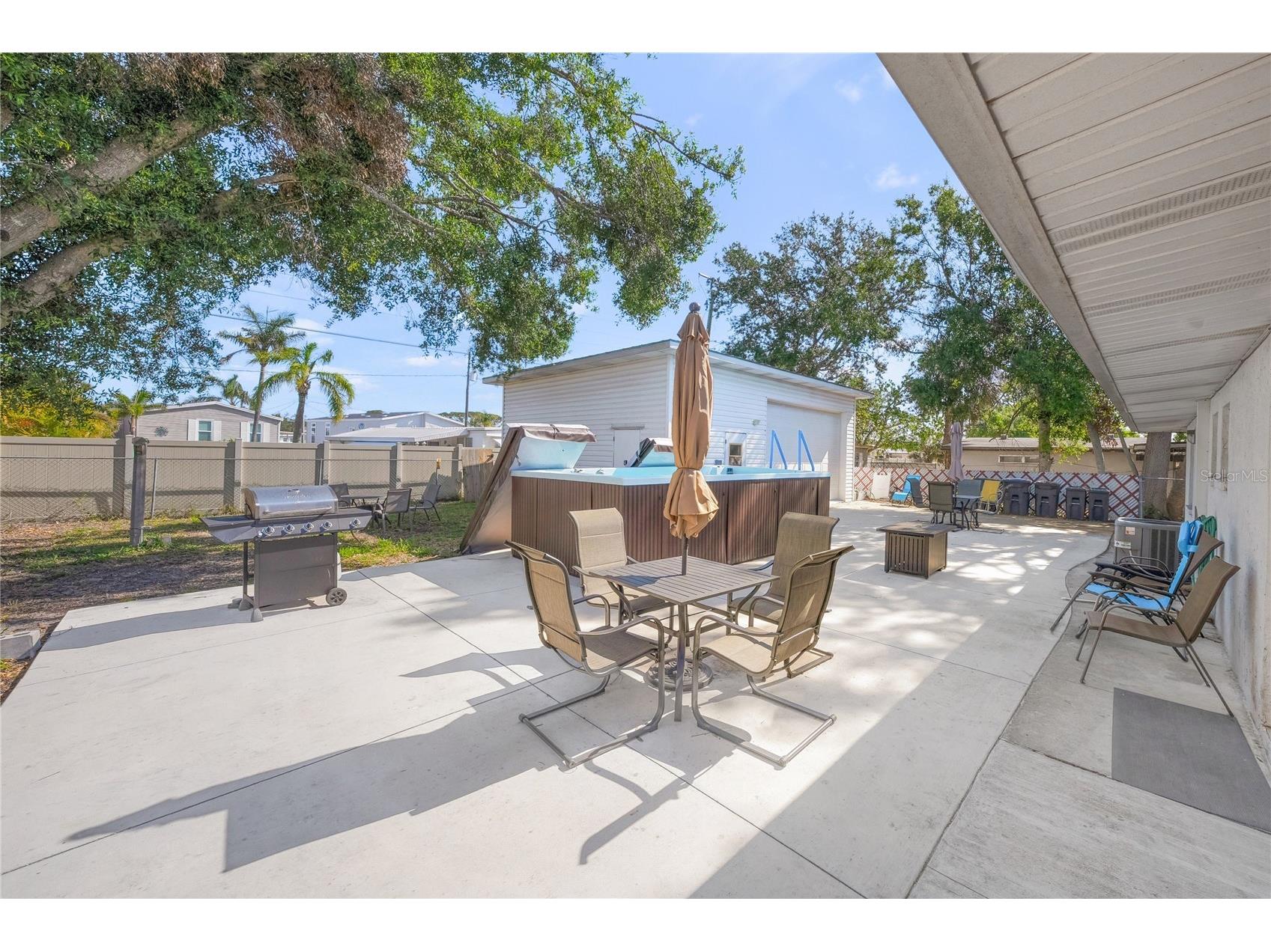 2037 and 2039 Jo An Drive Sarasota FL 34231 A4692288 image31
