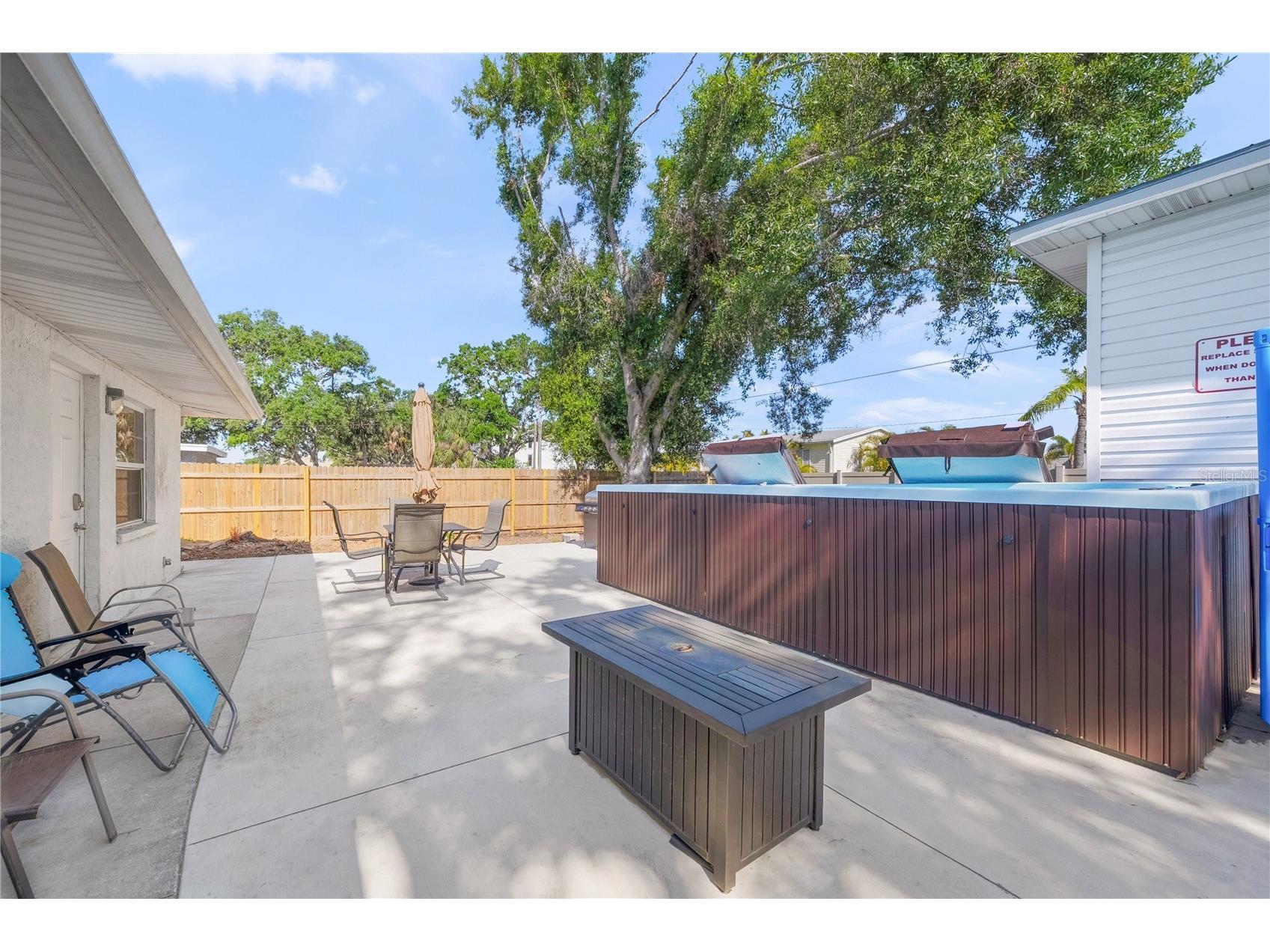 2037 and 2039 Jo An Drive Sarasota FL 34231 A4692288 image32