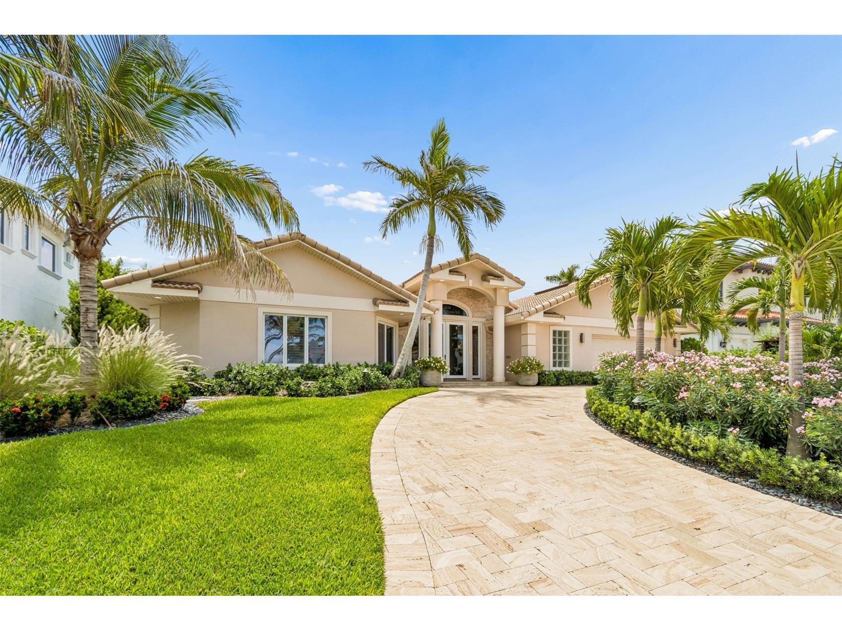 2038 Carolina Avenue NE Saint Petersburg FL 33703 - TAMPA BAY TB8516990 image2