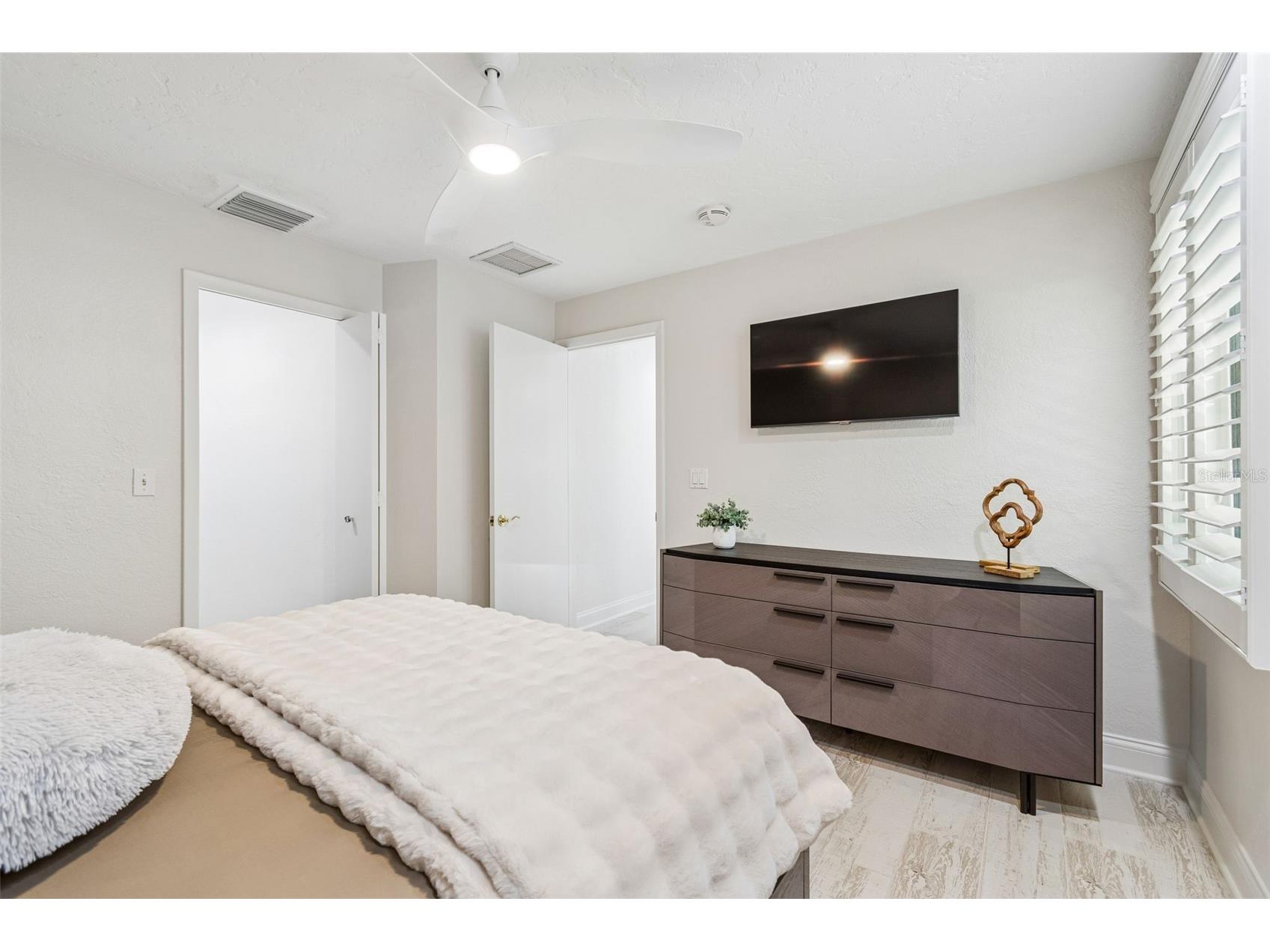 2038 Carolina Avenue NE Saint Petersburg FL 33703 - TAMPA BAY TB8516990 image37