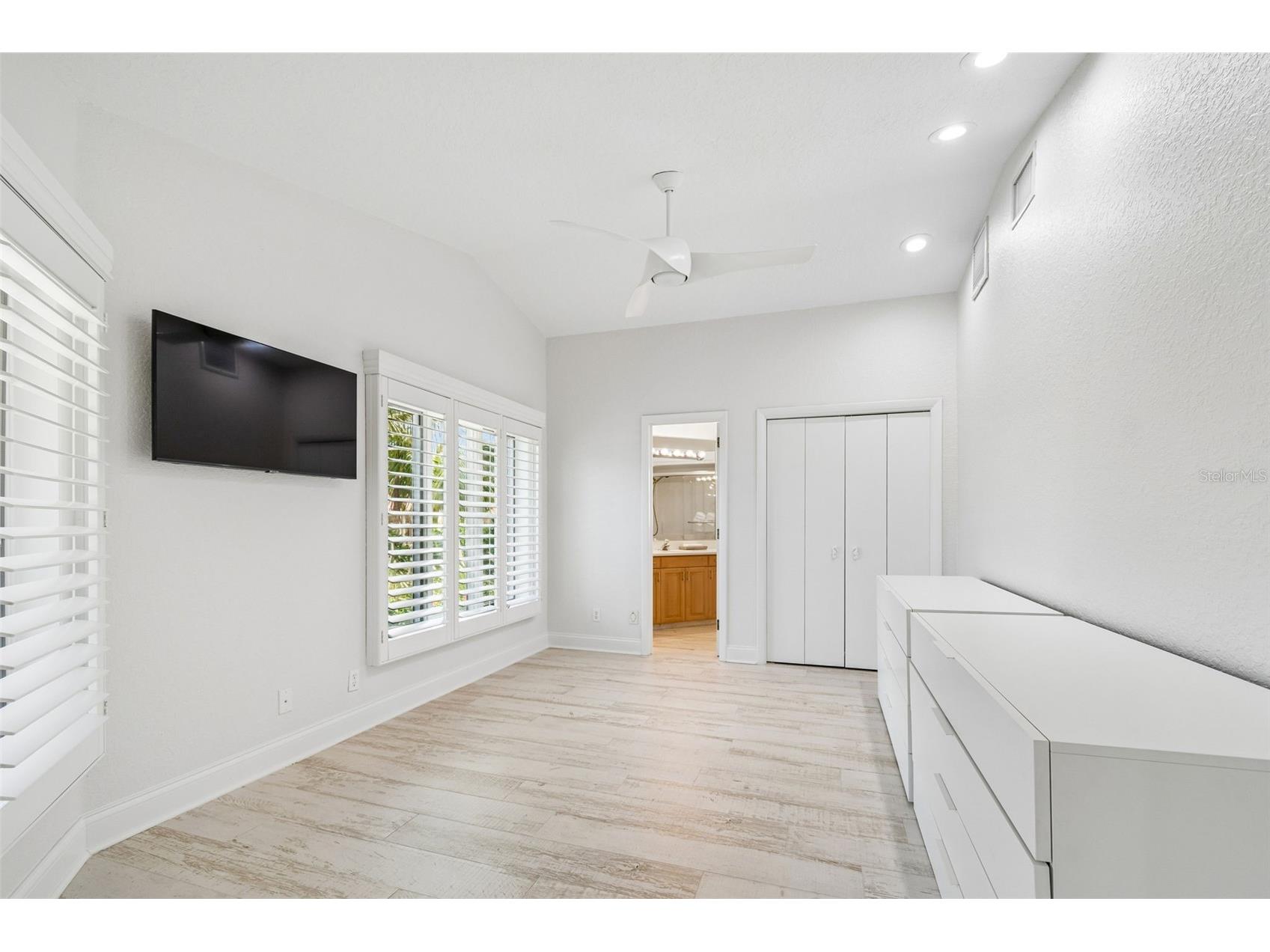 2038 Carolina Avenue NE Saint Petersburg FL 33703 - TAMPA BAY TB8516990 image39