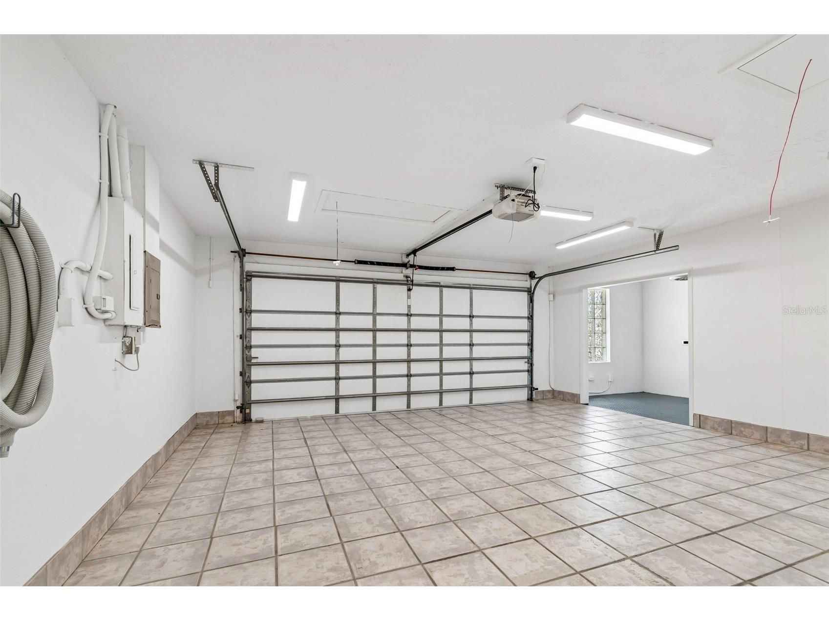 2038 Carolina Avenue NE Saint Petersburg FL 33703 - TAMPA BAY TB8516990 image43