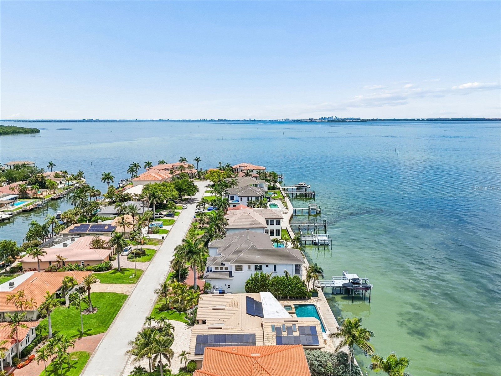 2038 Carolina Avenue NE Saint Petersburg FL 33703 - TAMPA BAY TB8516990 image52