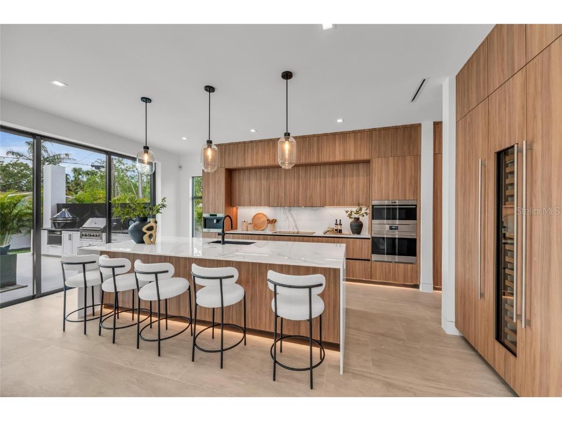 2038 Datura Street Sarasota FL 34239 A4628396 image13