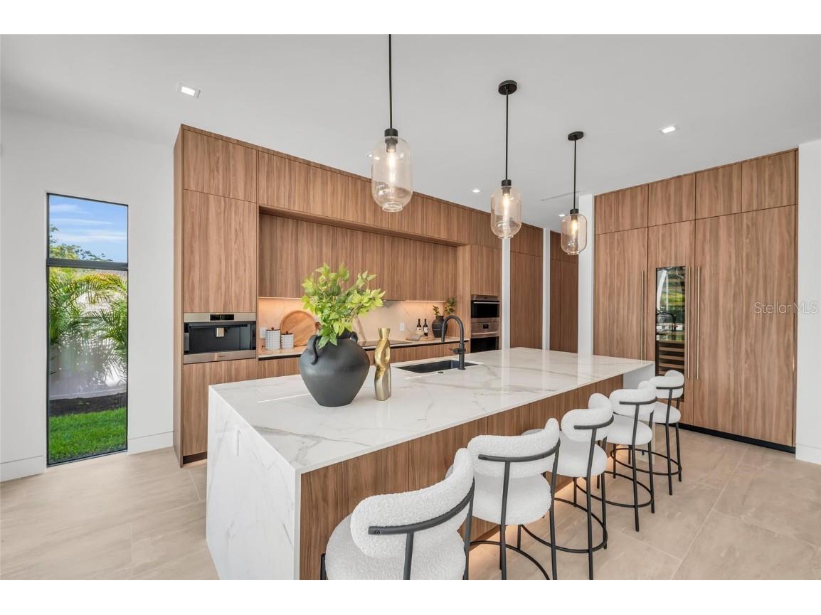 2038 Datura Street Sarasota FL 34239 A4628396 image15