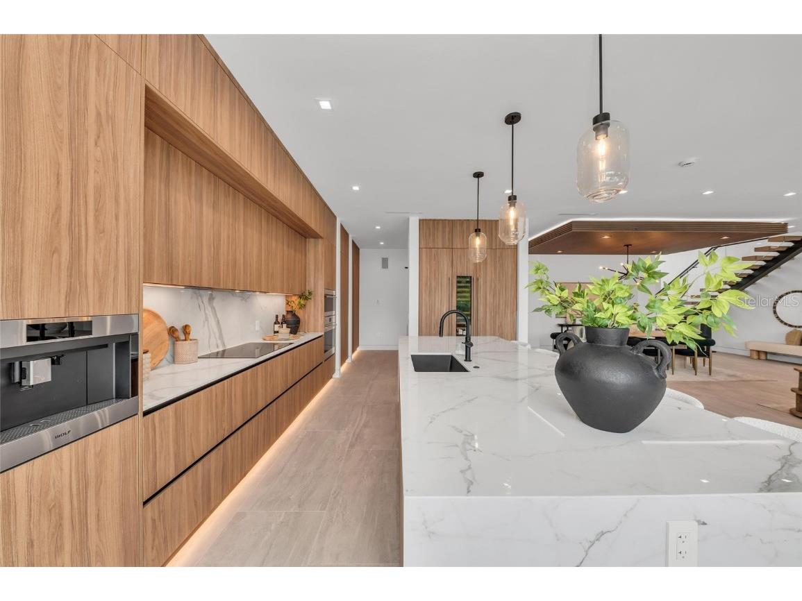 2038 Datura Street Sarasota FL 34239 A4628396 image16