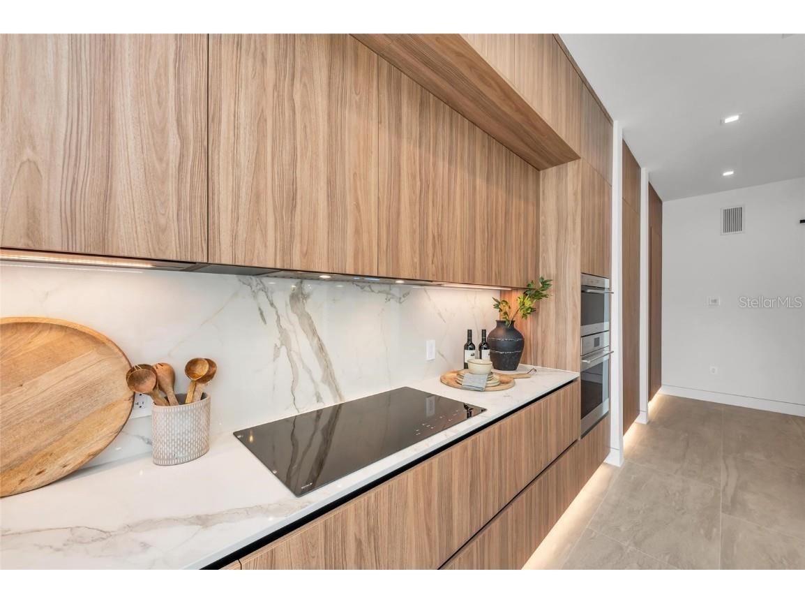 2038 Datura Street Sarasota FL 34239 A4628396 image17