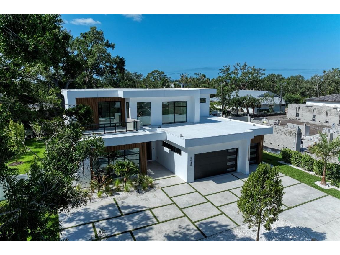 2038 Datura Street Sarasota FL 34239 A4628396 image2