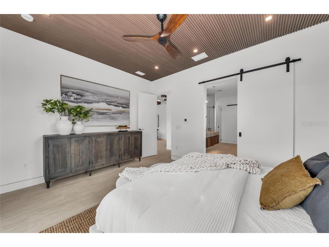 2038 Datura Street Sarasota FL 34239 A4628396 image22