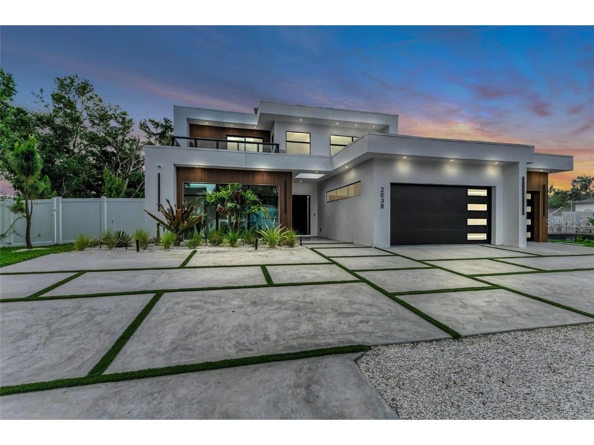 2038 Datura Street Sarasota FL 34239 A4628396 image3