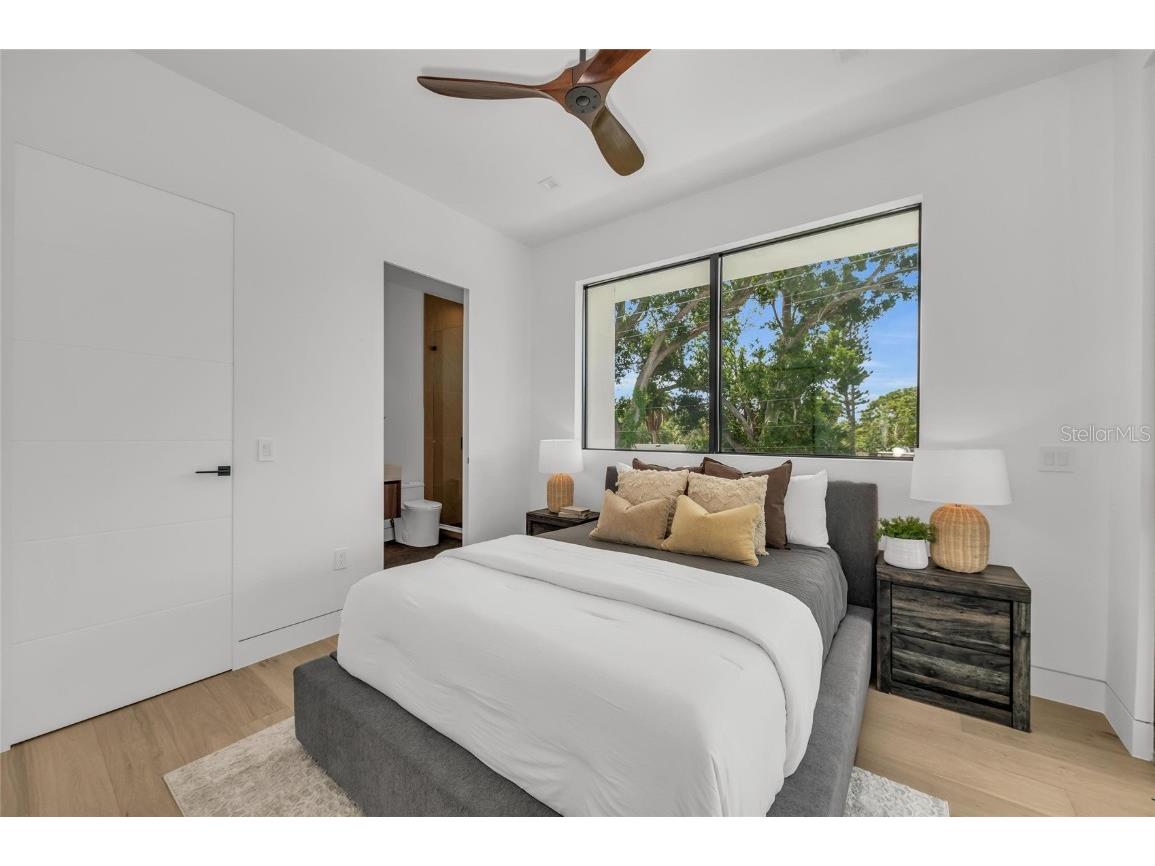 2038 Datura Street Sarasota FL 34239 A4628396 image41