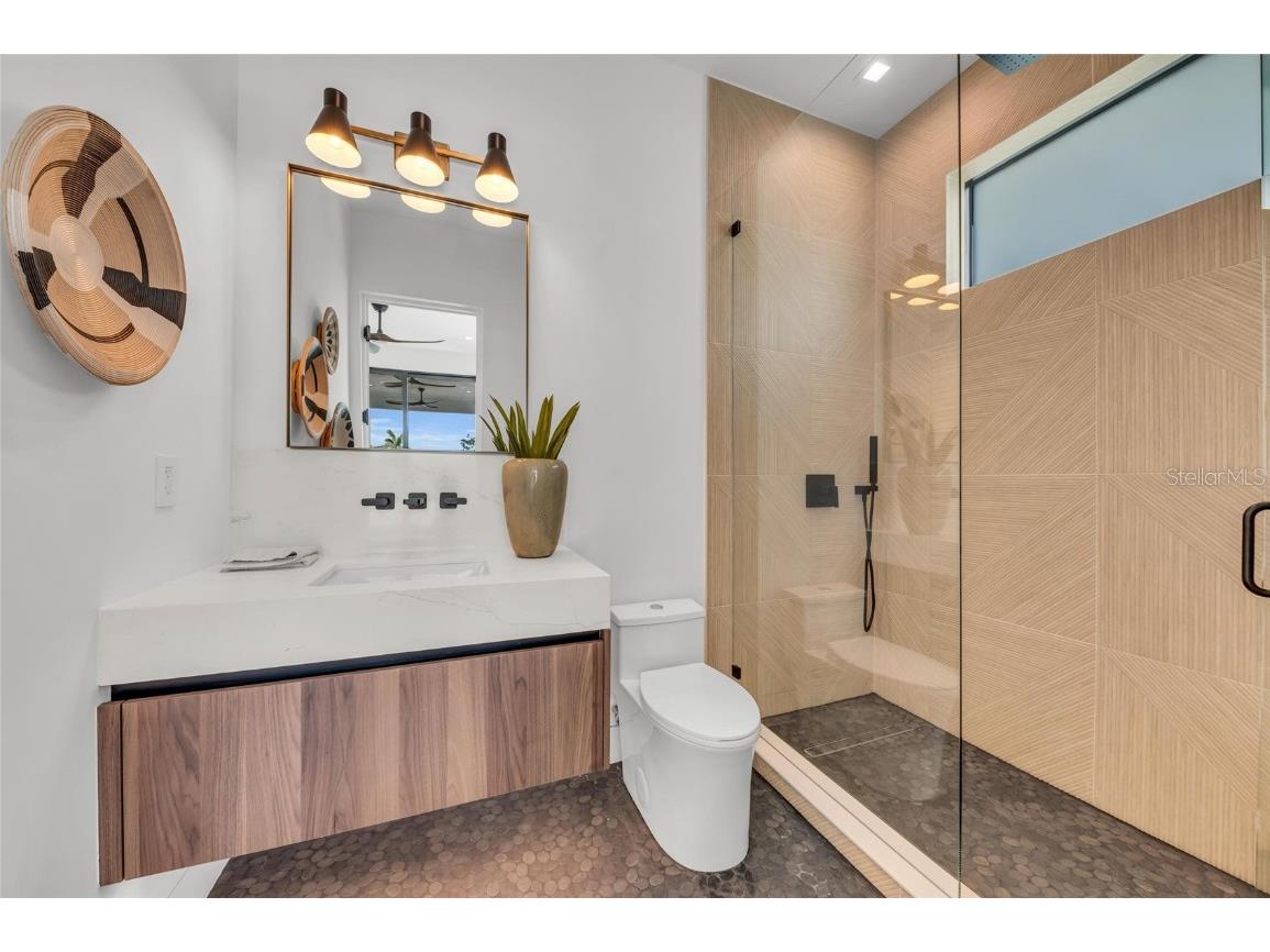 2038 Datura Street Sarasota FL 34239 A4628396 image43