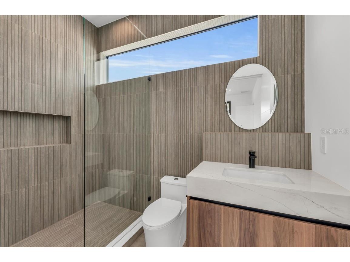 2038 Datura Street Sarasota FL 34239 A4628396 image47