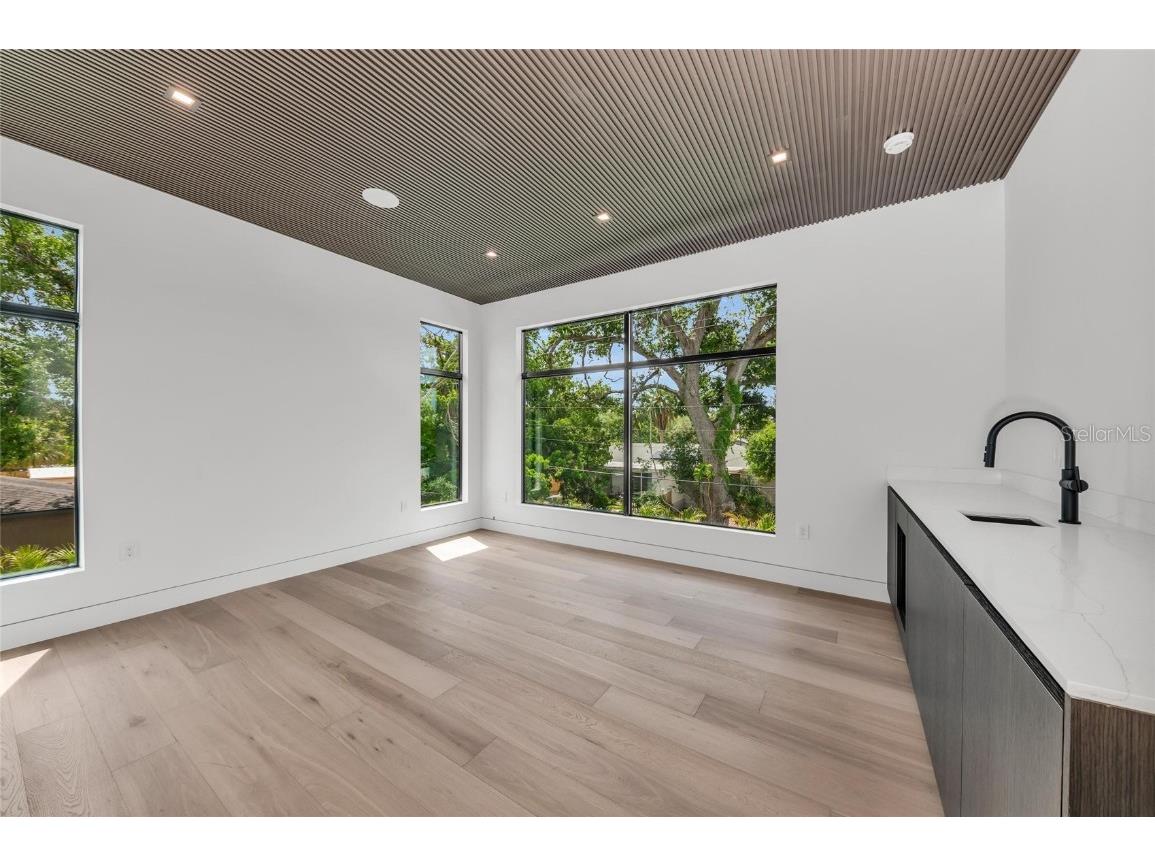 2038 Datura Street Sarasota FL 34239 A4628396 image49