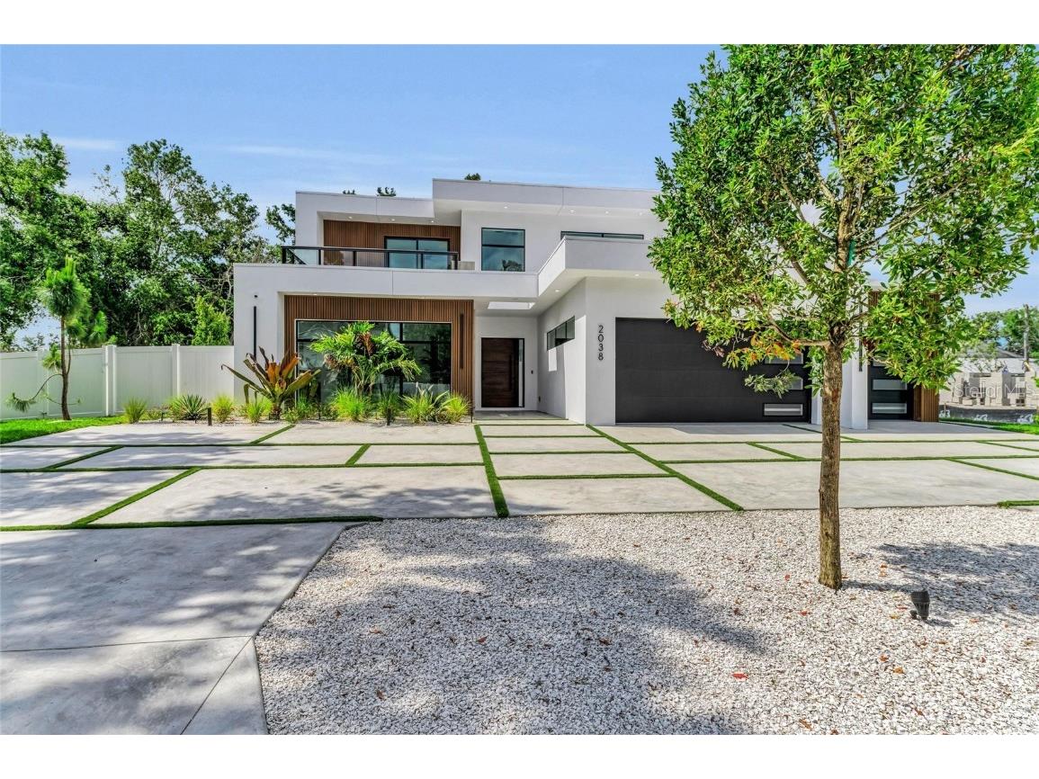 2038 Datura Street Sarasota FL 34239 A4628396 image5