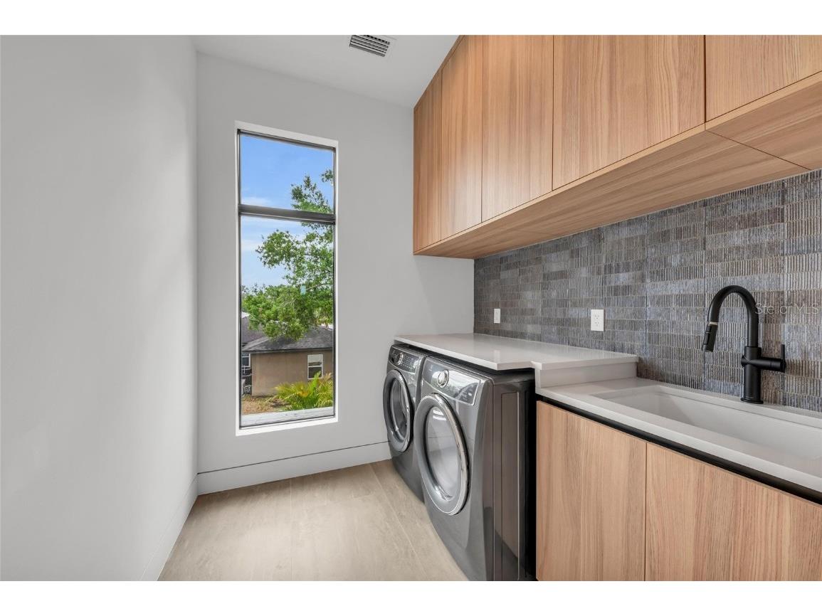 2038 Datura Street Sarasota FL 34239 A4628396 image51