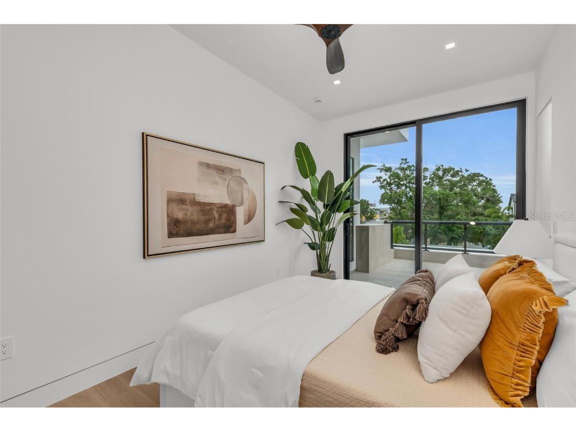 2038 Datura Street Sarasota FL 34239 A4628396 image53