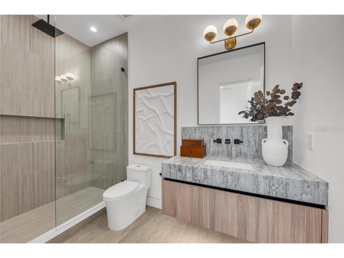 2038 Datura Street Sarasota FL 34239 A4628396 image54