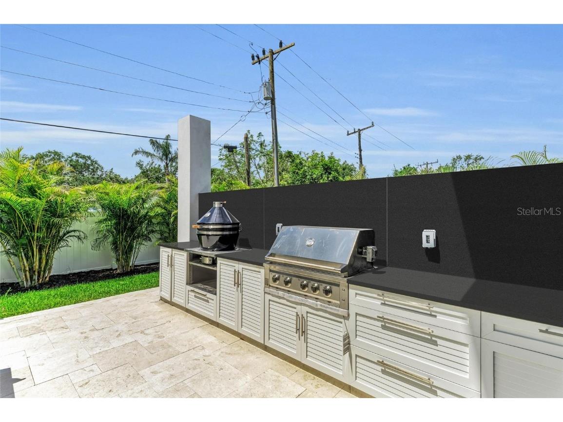 2038 Datura Street Sarasota FL 34239 A4628396 image58