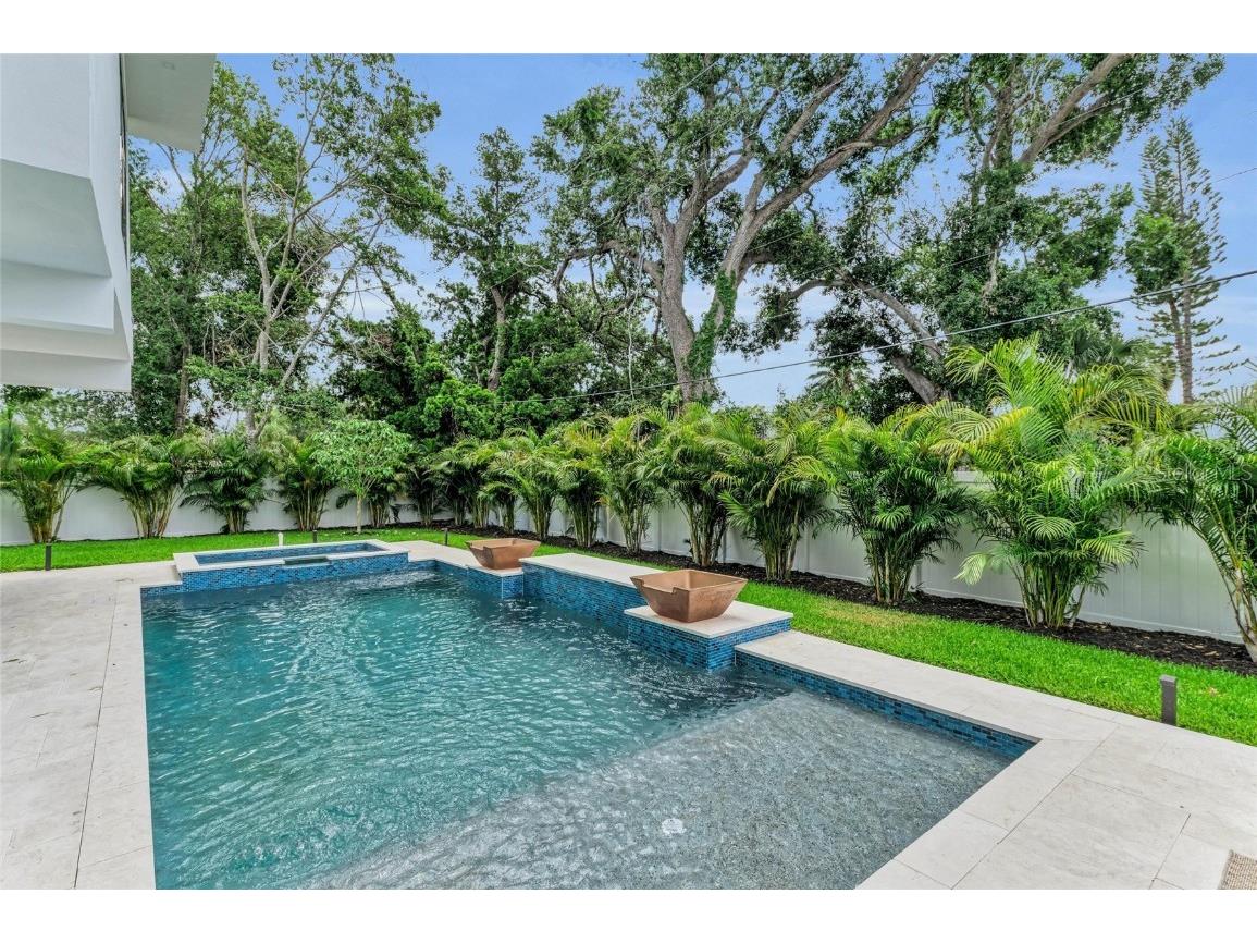 2038 Datura Street Sarasota FL 34239 A4628396 image60