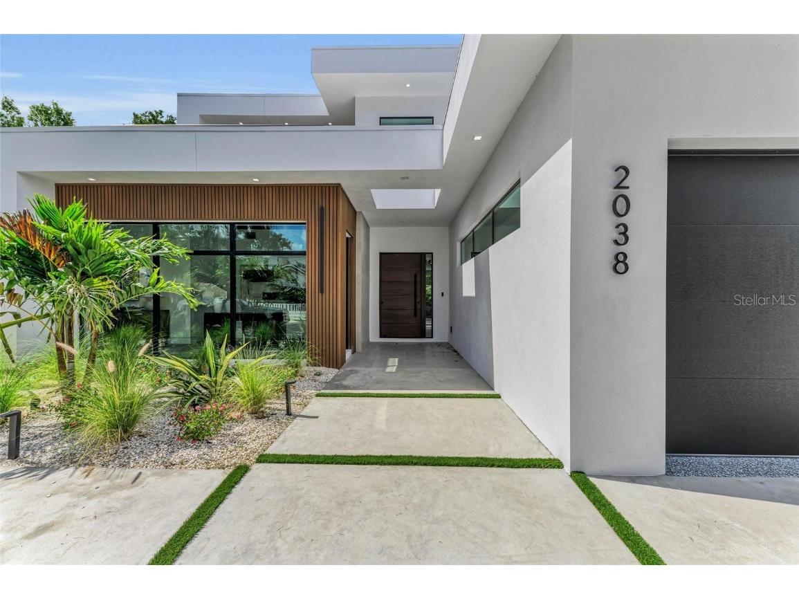 2038 Datura Street Sarasota FL 34239 A4628396 image7