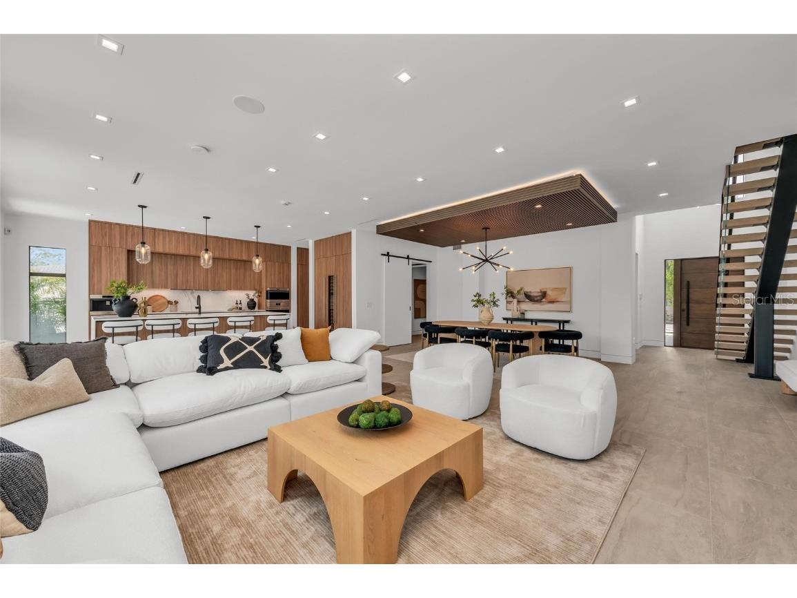 2038 Datura Street Sarasota FL 34239 A4628396 image9