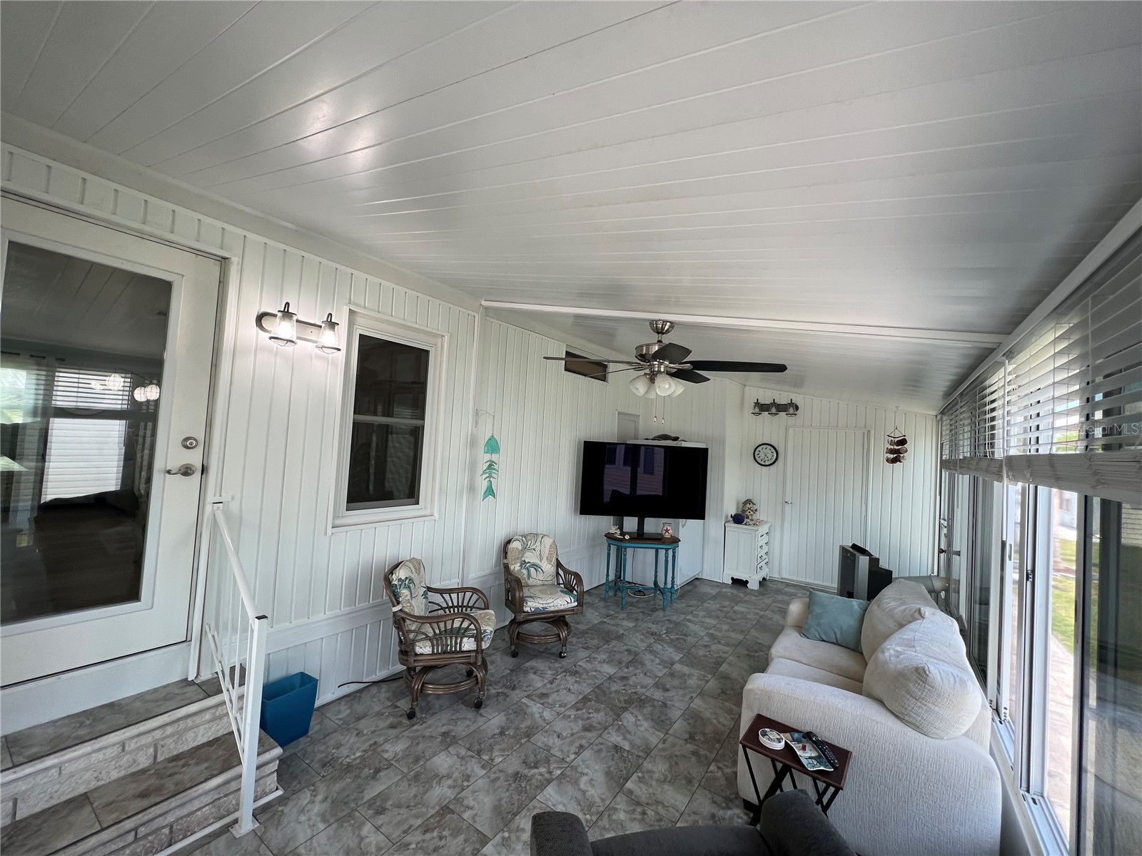 2038 Maui Drive Holiday FL 34691 TB8500721 image3