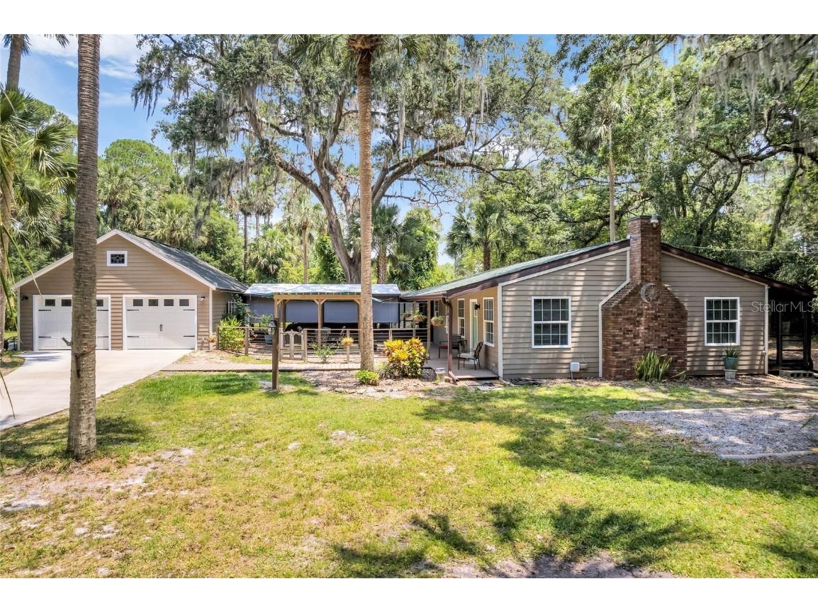 2039 Riverview Drive Deland FL 32720 - ST JOHNS RIVER V4930131 image1