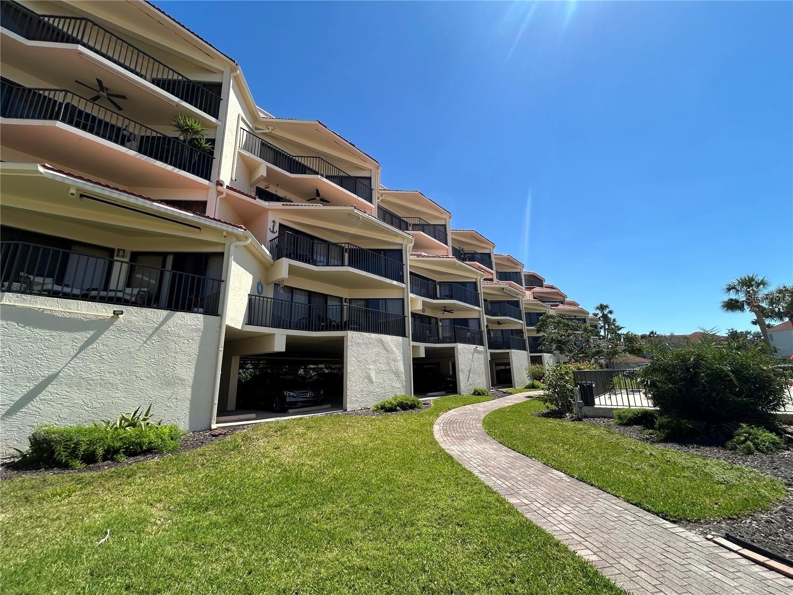 204 3rd Street W #405 Bradenton FL 34205 A4696948 image1