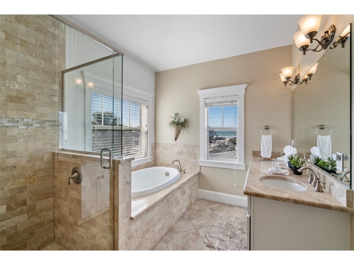 204 66th Street Holmes Beach FL 34217 A4669141 image33