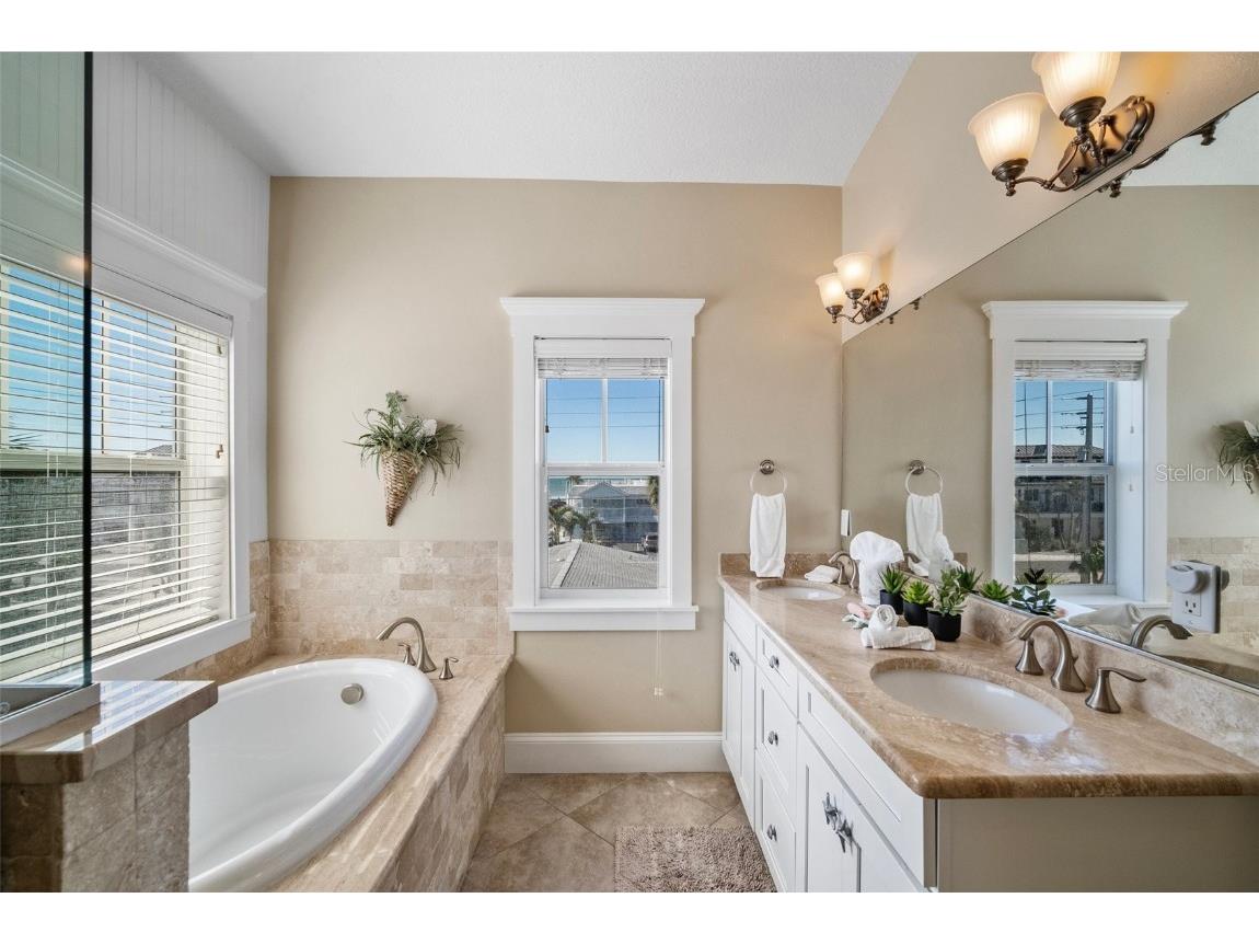 204 66th Street Holmes Beach FL 34217 A4669141 image34