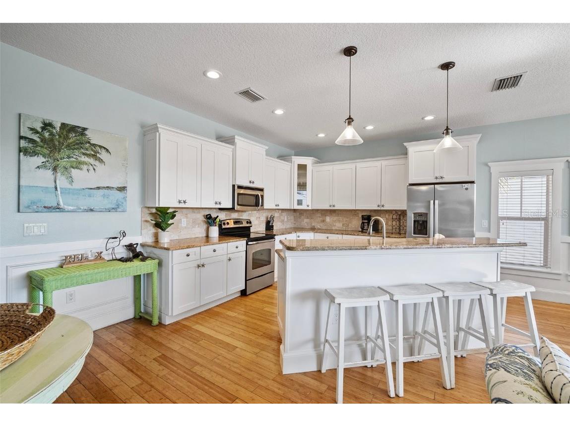 204 66th Street Holmes Beach FL 34217 A4669141 image8