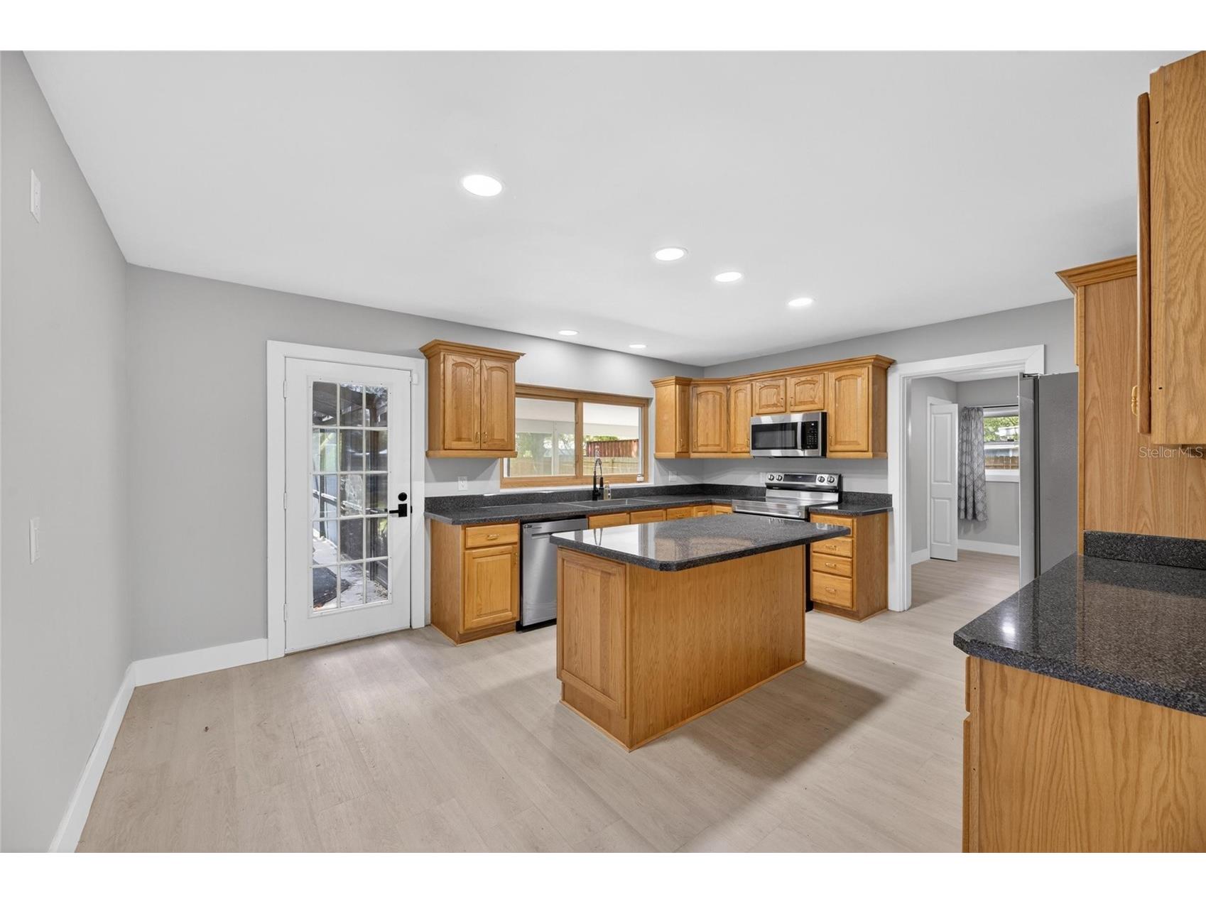 204 7th Avenue NW Ruskin FL 33570 TB8505074 image23