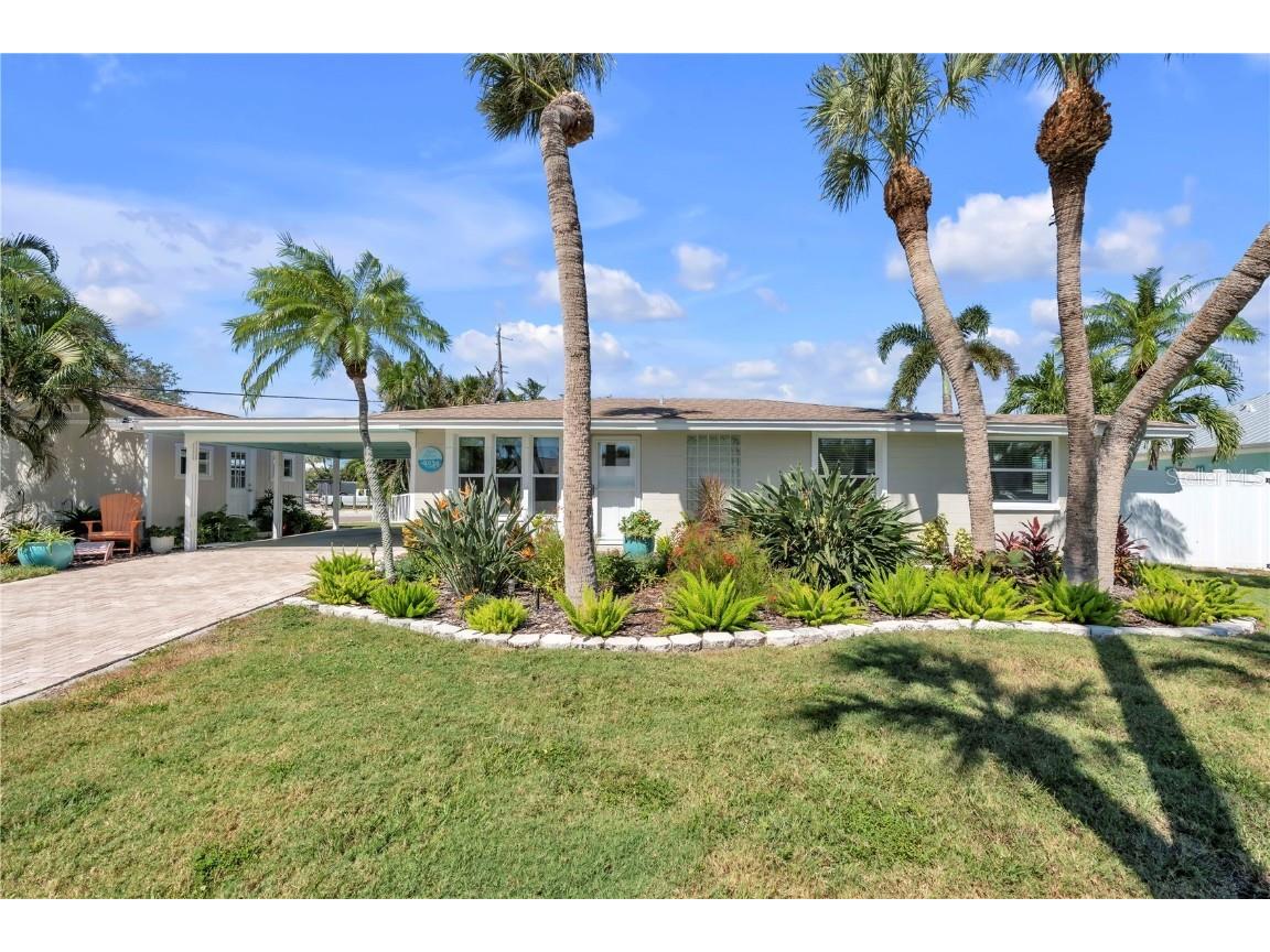 204 83rd Street Holmes Beach FL 34217 A4668093 image1