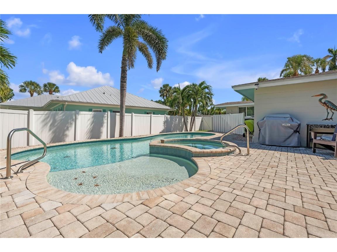204 83rd Street Holmes Beach FL 34217 A4668093 image33