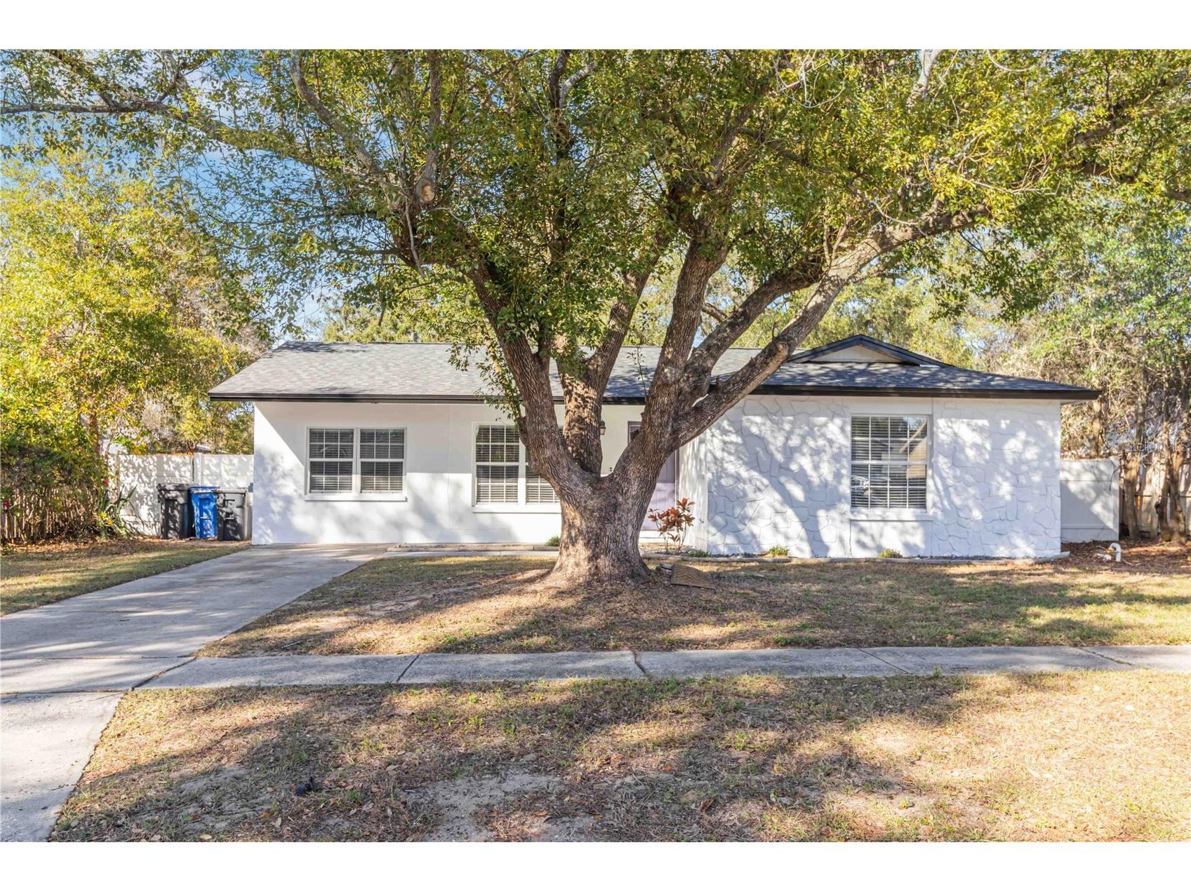 204 Circle Hill Drive Brandon FL 33510 TB8471929 image1