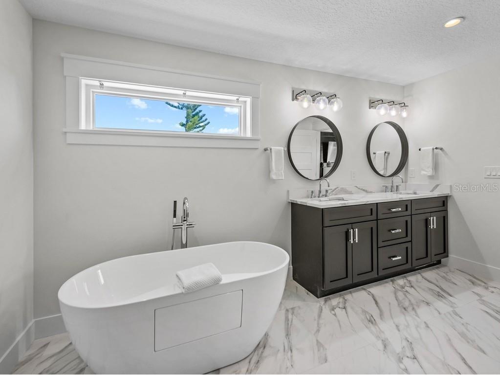 204 Coolidge Drive Sarasota FL 34236 A4692051 image20