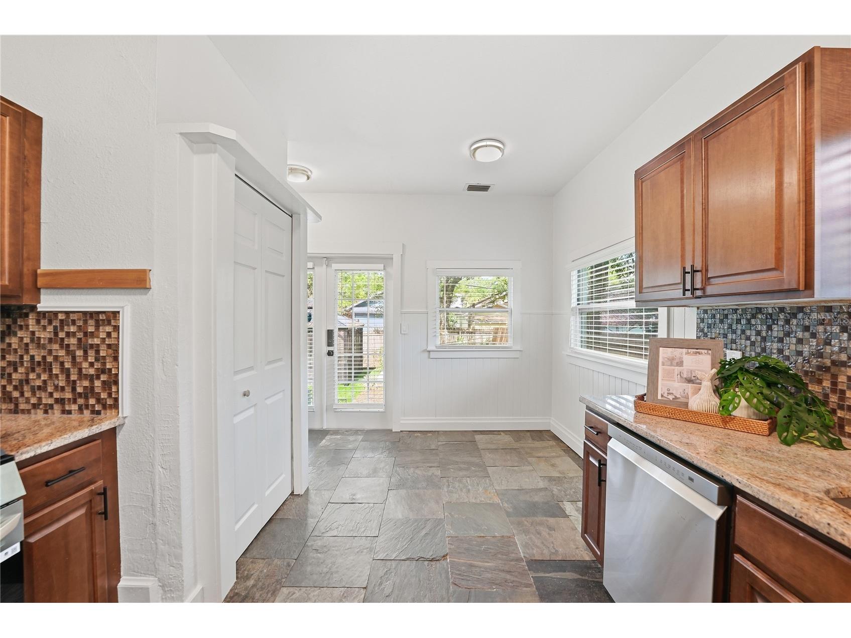 204 N Brown Avenue Orlando FL 32801 O6407778 image11