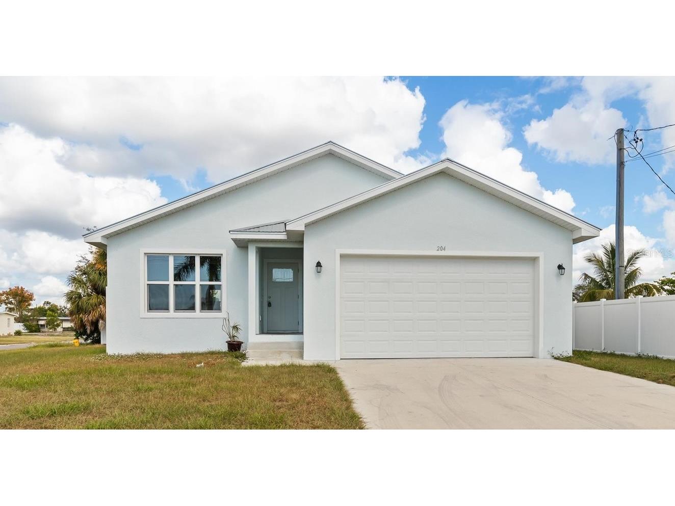 204 Palmetto Circle NE Port Charlotte FL 33952 D6133273 image1