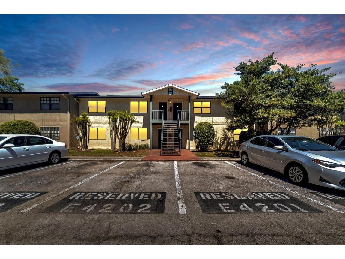 204 Pine Tulip Court #201 Tampa FL 33612 T3530518 image1