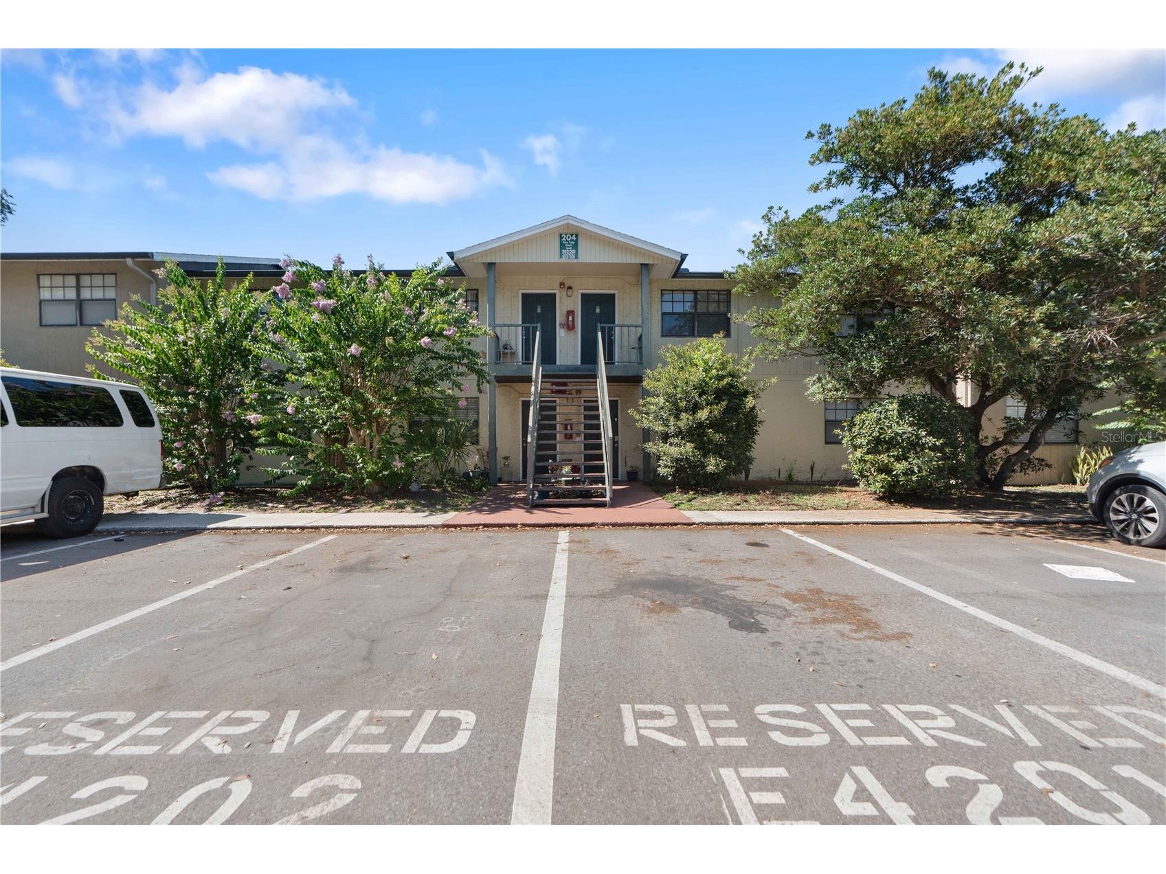 204 Pine Tulip Court #201 Tampa FL 33612 W7886955 image1