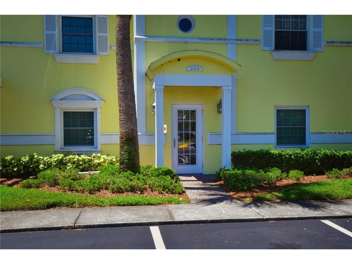 204 Pompano Drive SE #D Saint Petersburg FL 33705 - BIG BAYOU TB8395961 image3