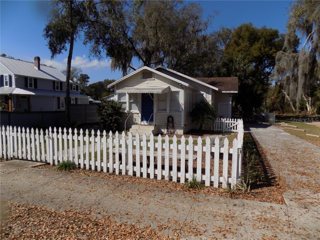 204 S Center Street Eustis FL 32726 O6285184 image1